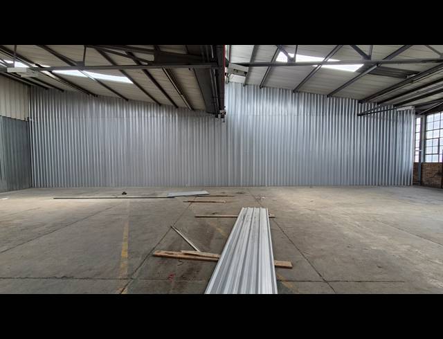 294M² WAREHOUSE TO LET IN ISANDO